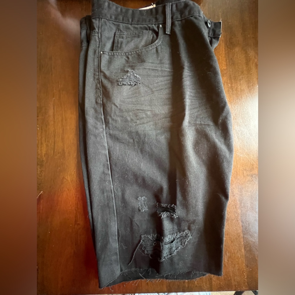 Men’s Smoke Rise Distressed Jean Shorts